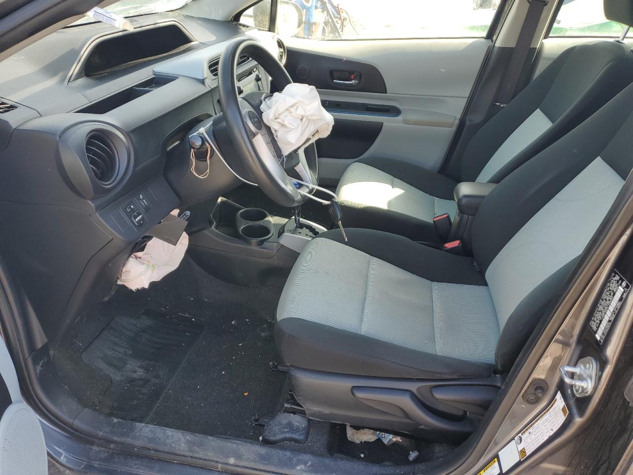 2012 Toyota Prius - Image 7