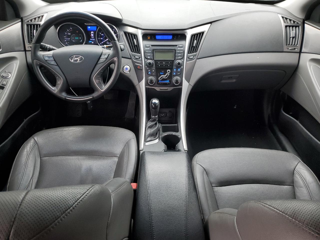 2012 Hyundai Sonata - Image 8