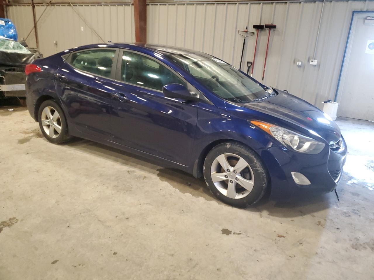 2013 Hyundai Elantra - Image 4