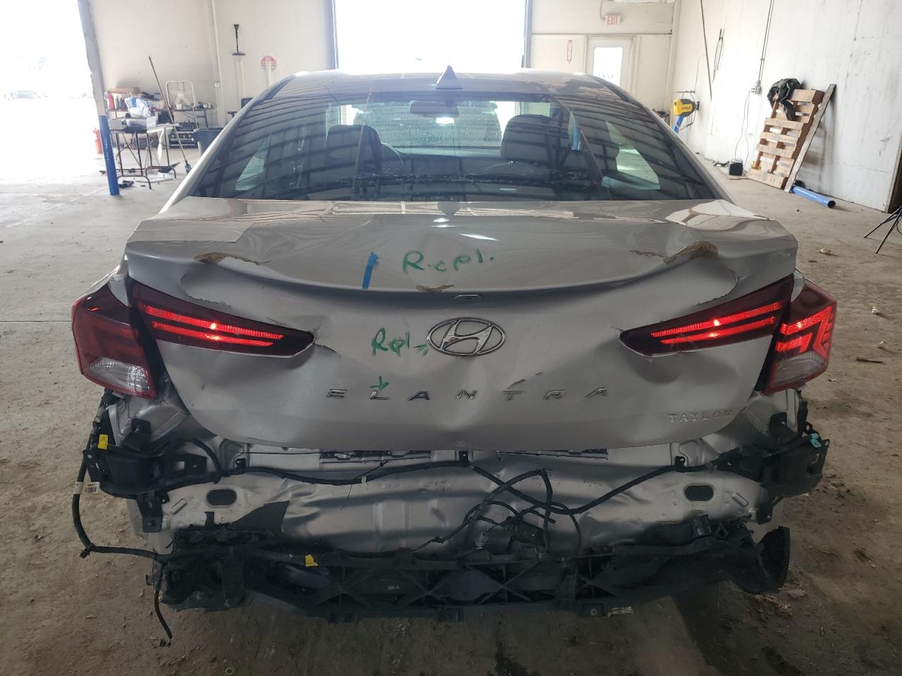 2019 Hyundai Elantra - Image 6