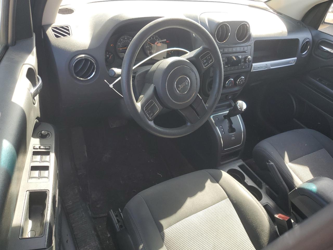 2016 Jeep Compass - Image 8