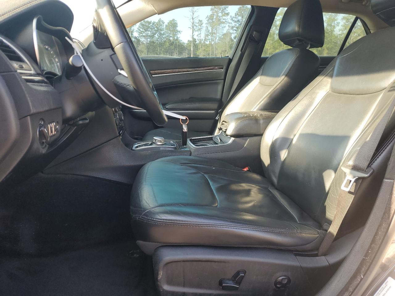 2015 Chrysler 300 - Image 7