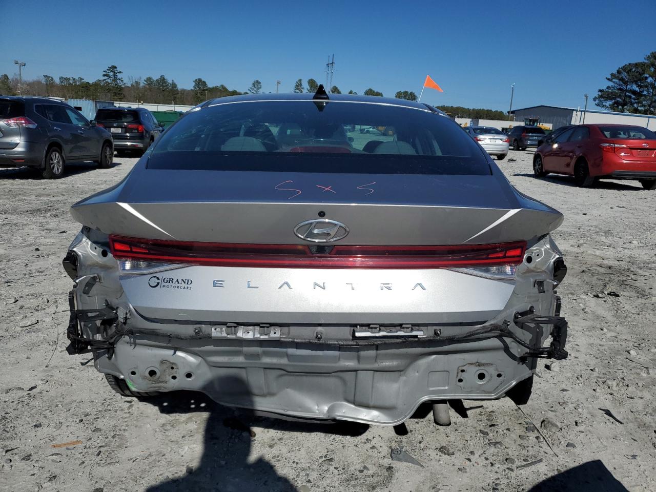 2022 Hyundai Elantra - Image 6