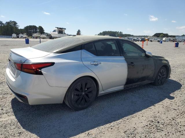  NISSAN ALTIMA 2019 Two tone