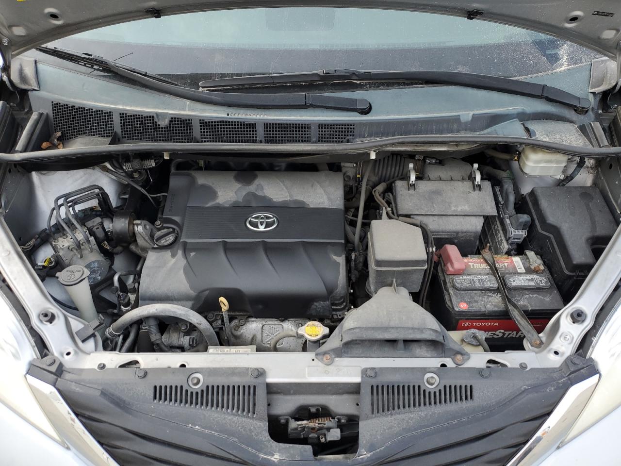 2014 Toyota Sienna - Image 13