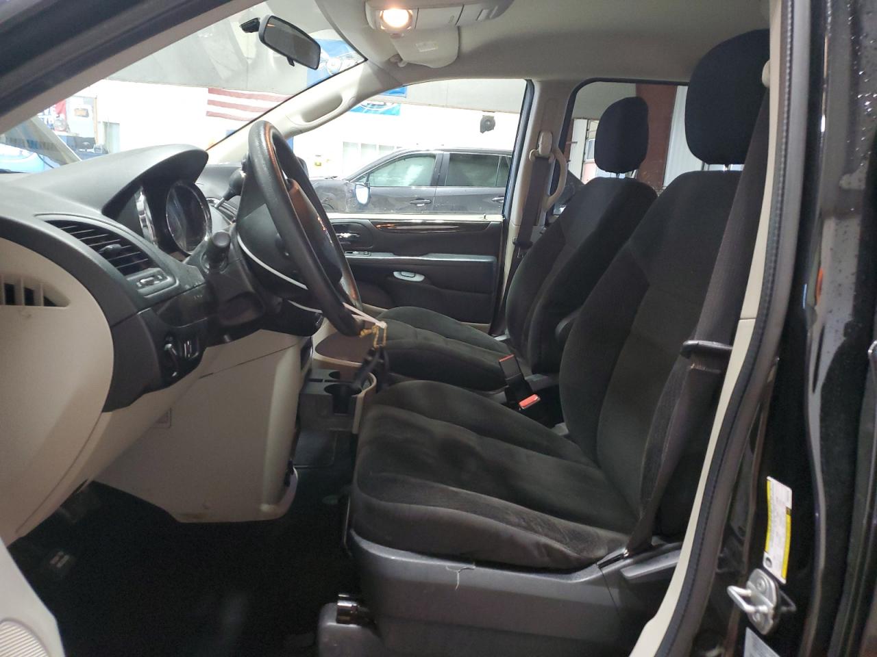 2017 Dodge Caravan - Image 7