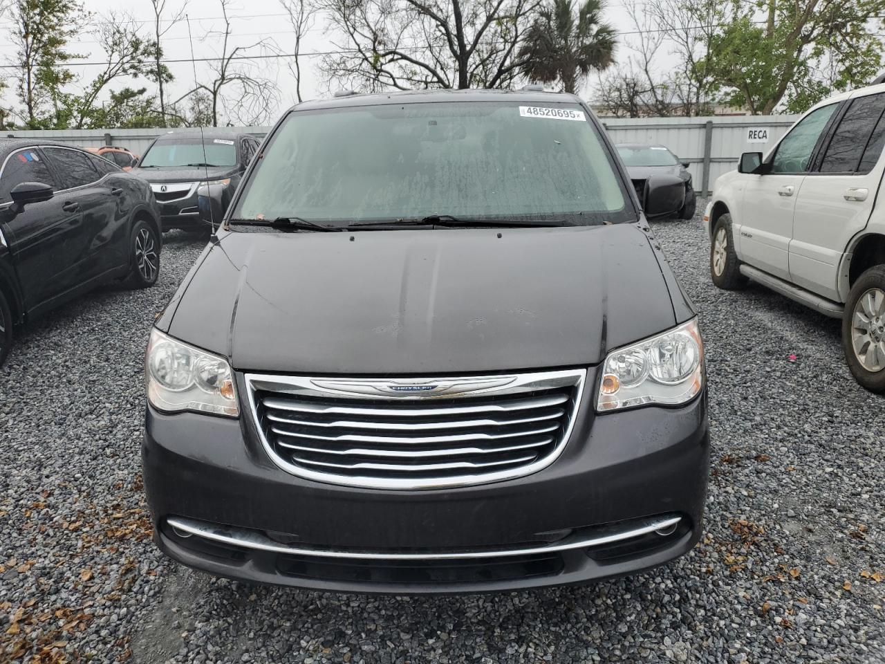 2016 Chrysler Town & Country - Image 5