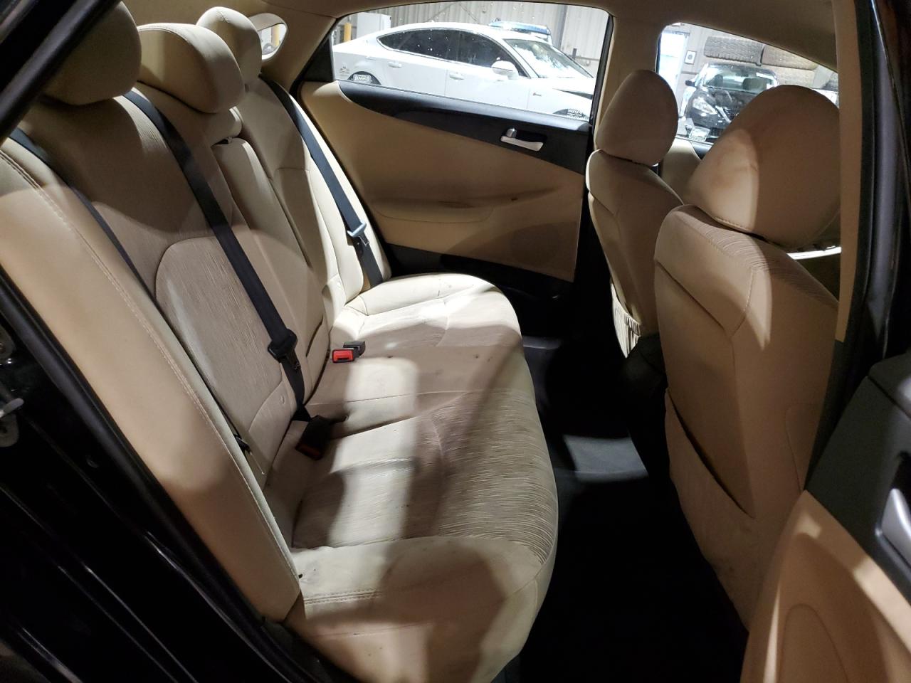 2012 Hyundai Sonata - Image 10