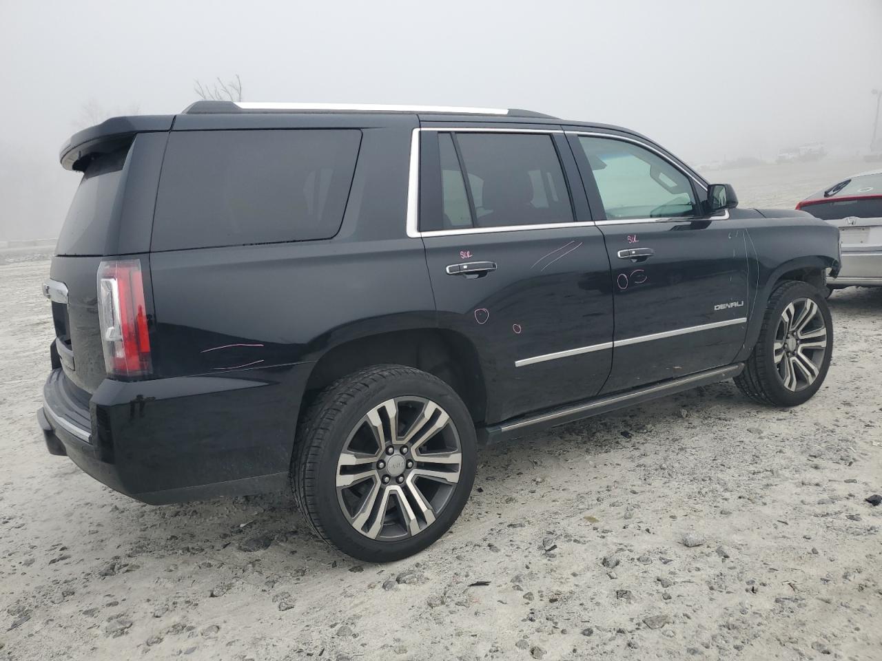 2018 GMC Yukon - Image 3