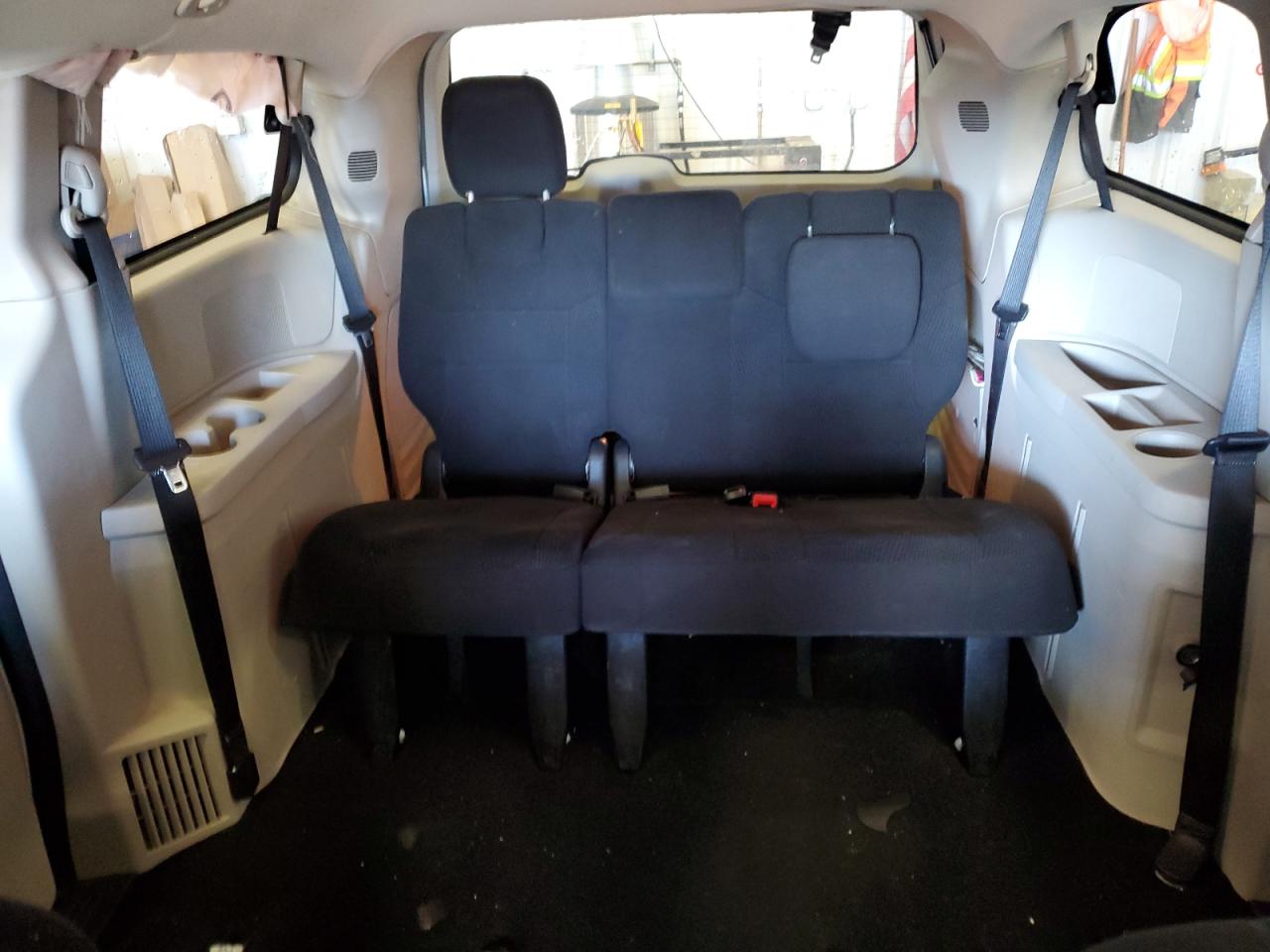 2014 Dodge Caravan - Image 10