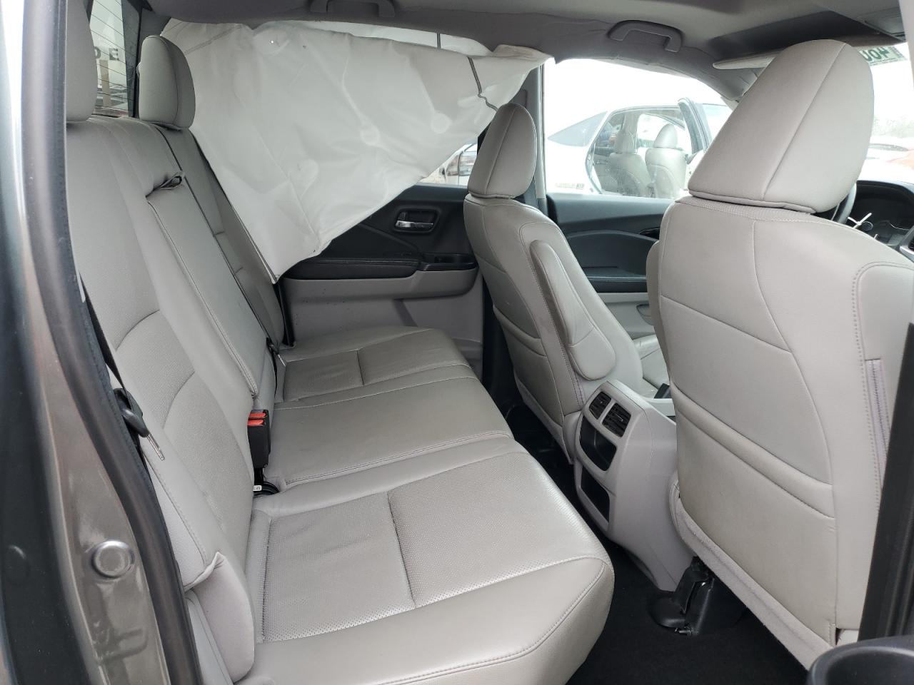 2019 Honda Ridgeline - Image 10