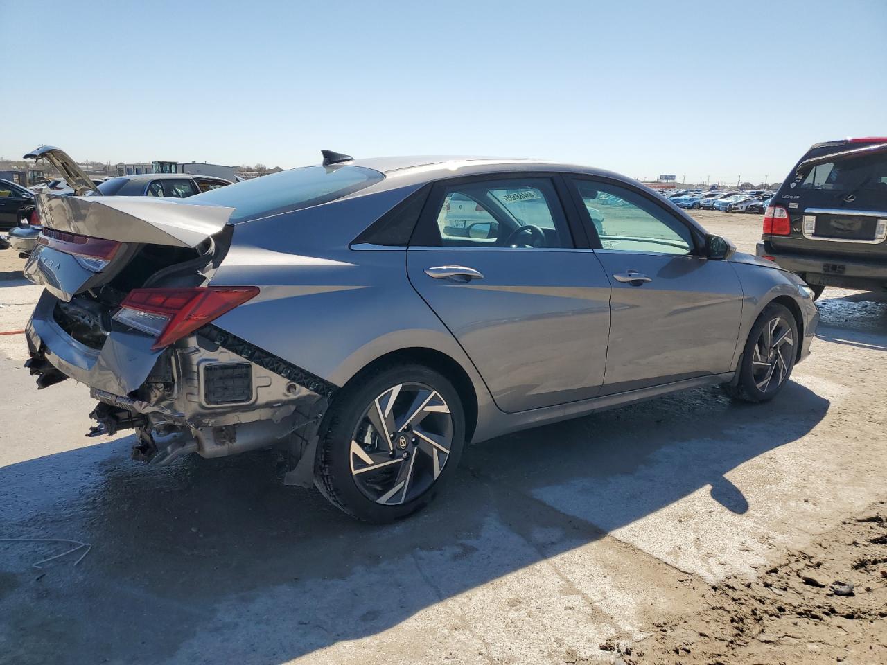 2024 Hyundai Elantra - Image 3