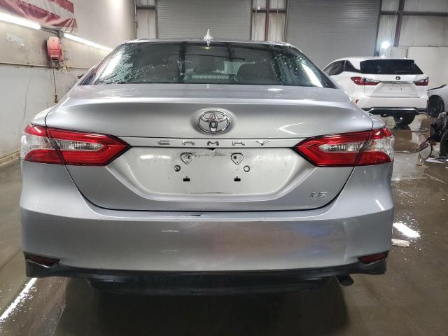  TOYOTA CAMRY 2019 Srebrny