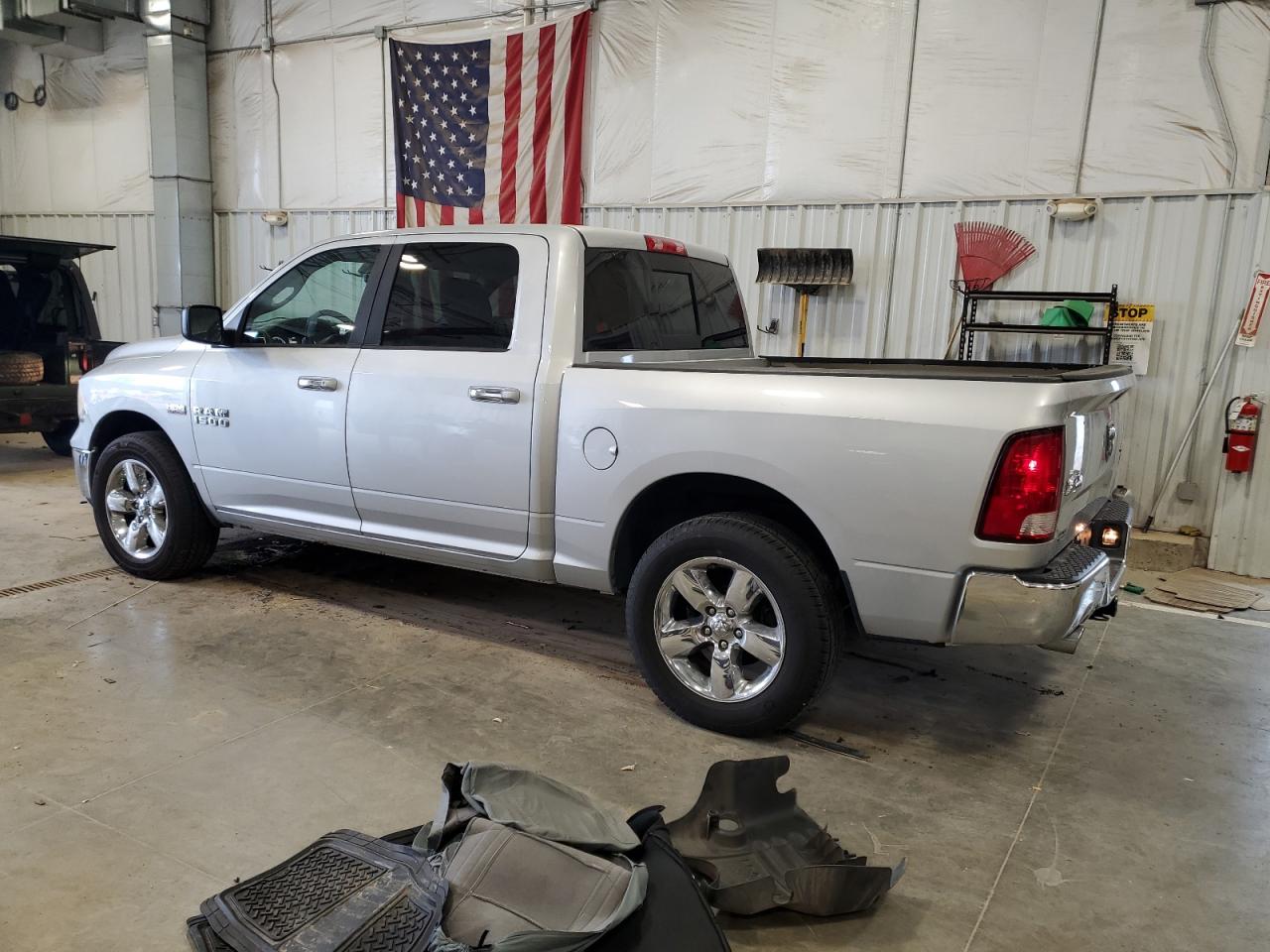 2015 RAM 1500 - Image 2