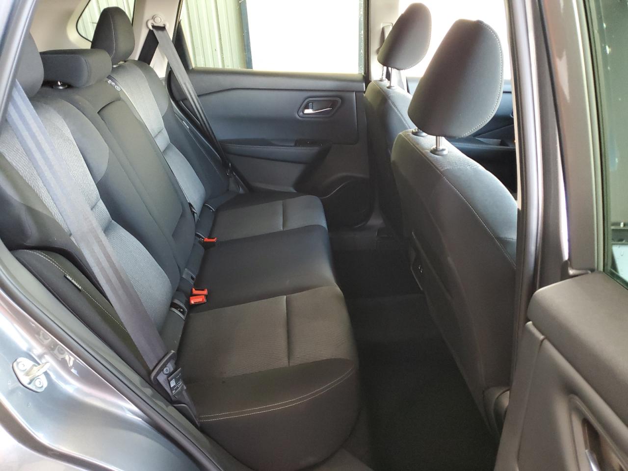 2024 Nissan Rogue - Image 11