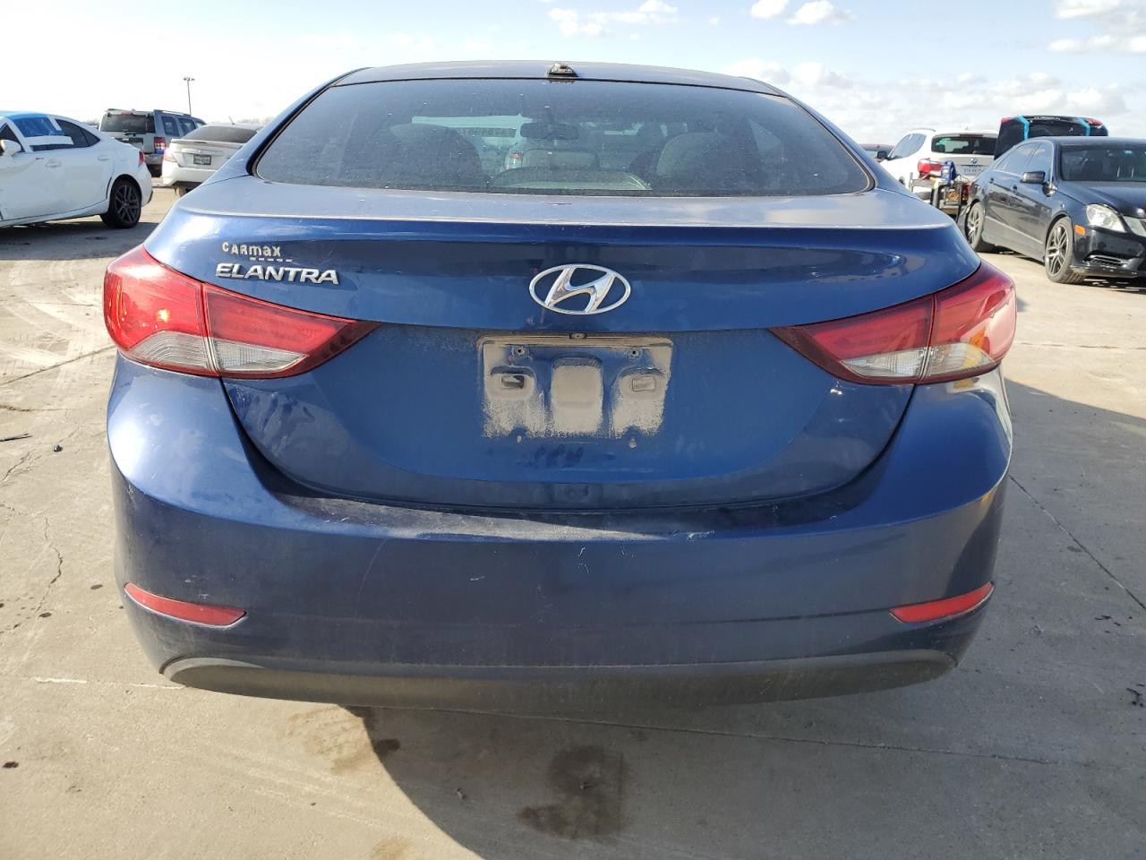 2016 Hyundai Elantra - Image 6