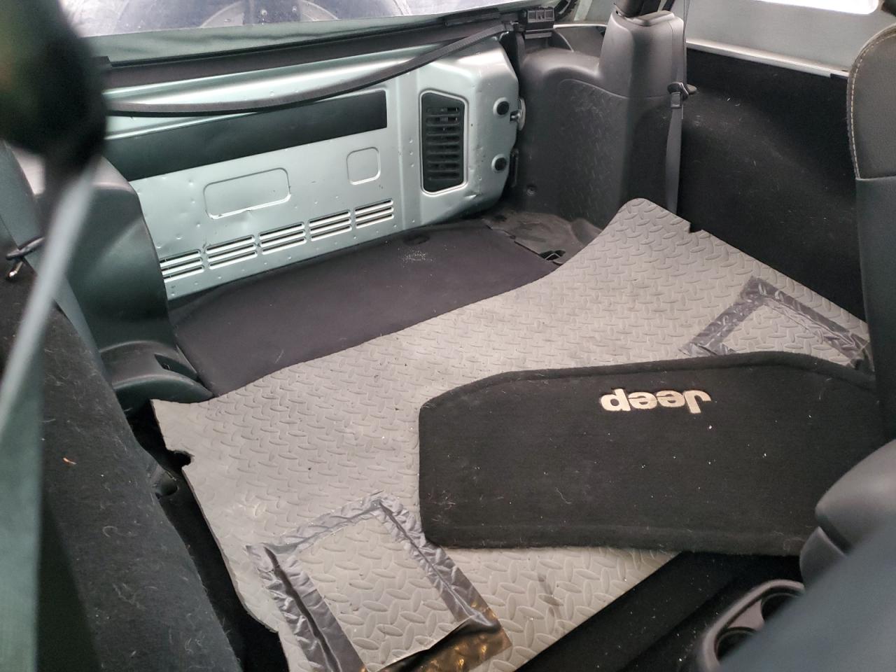 2012 Jeep Wrangler - Image 11