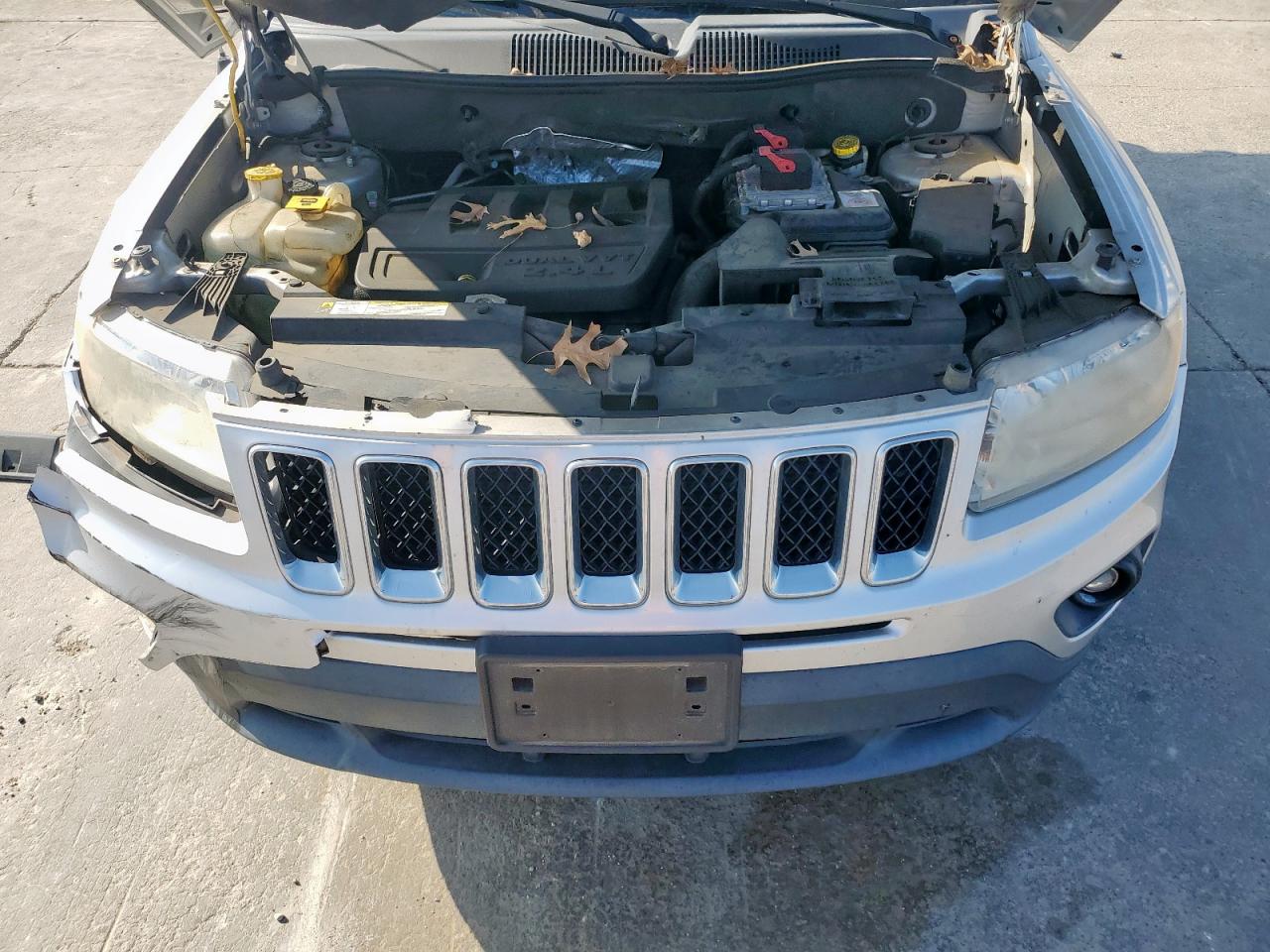 2011 Jeep Compass - Image 13