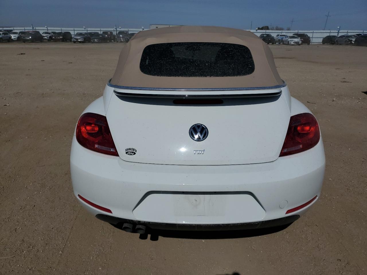 2015 Volkswagen Beetle - Image 6