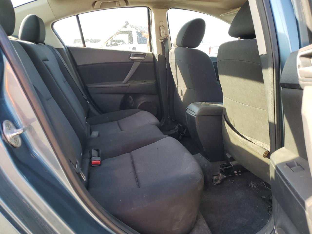 2010 Mazda 3 - Image 10