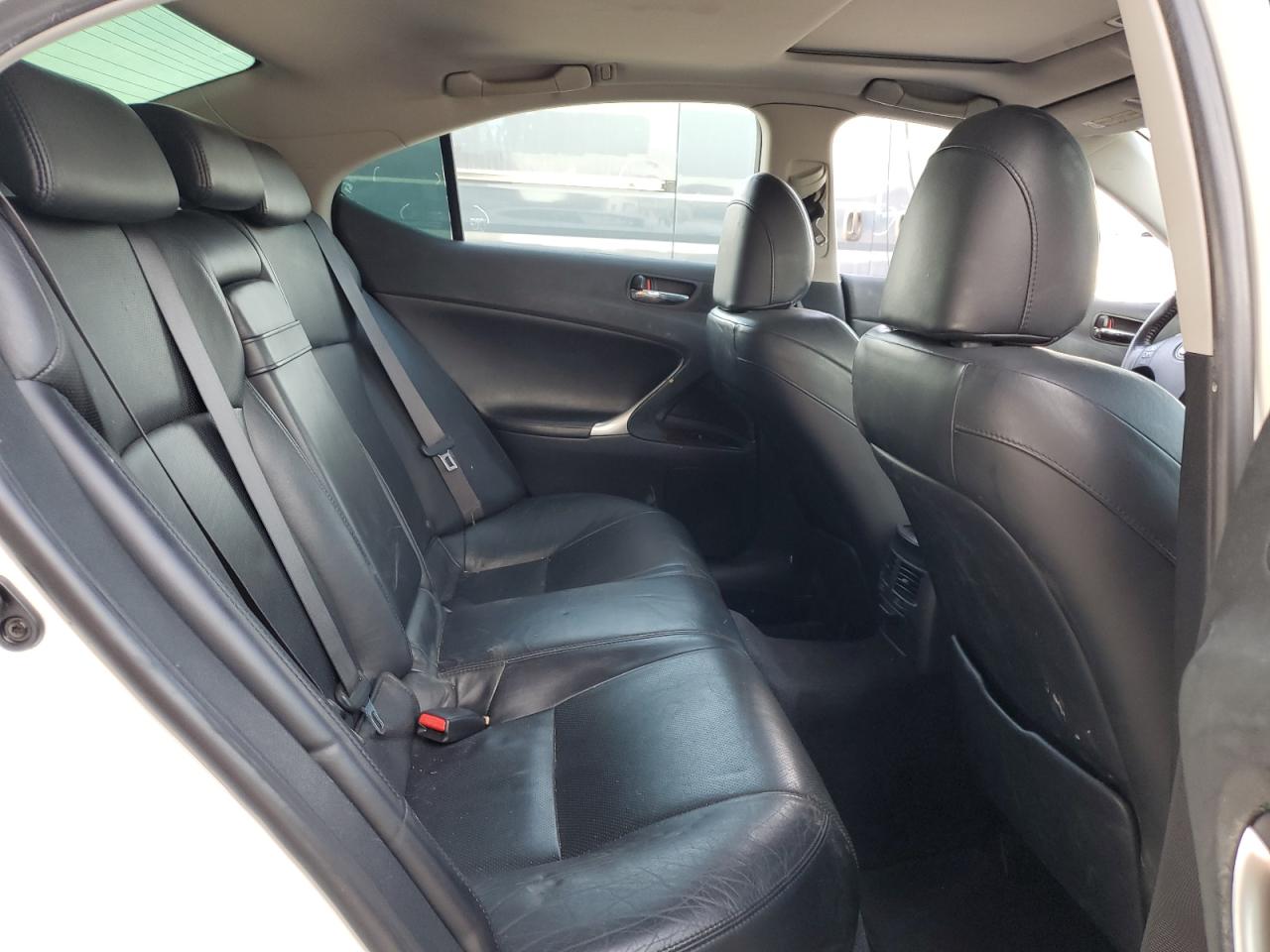 2006 Lexus IS - Image 10