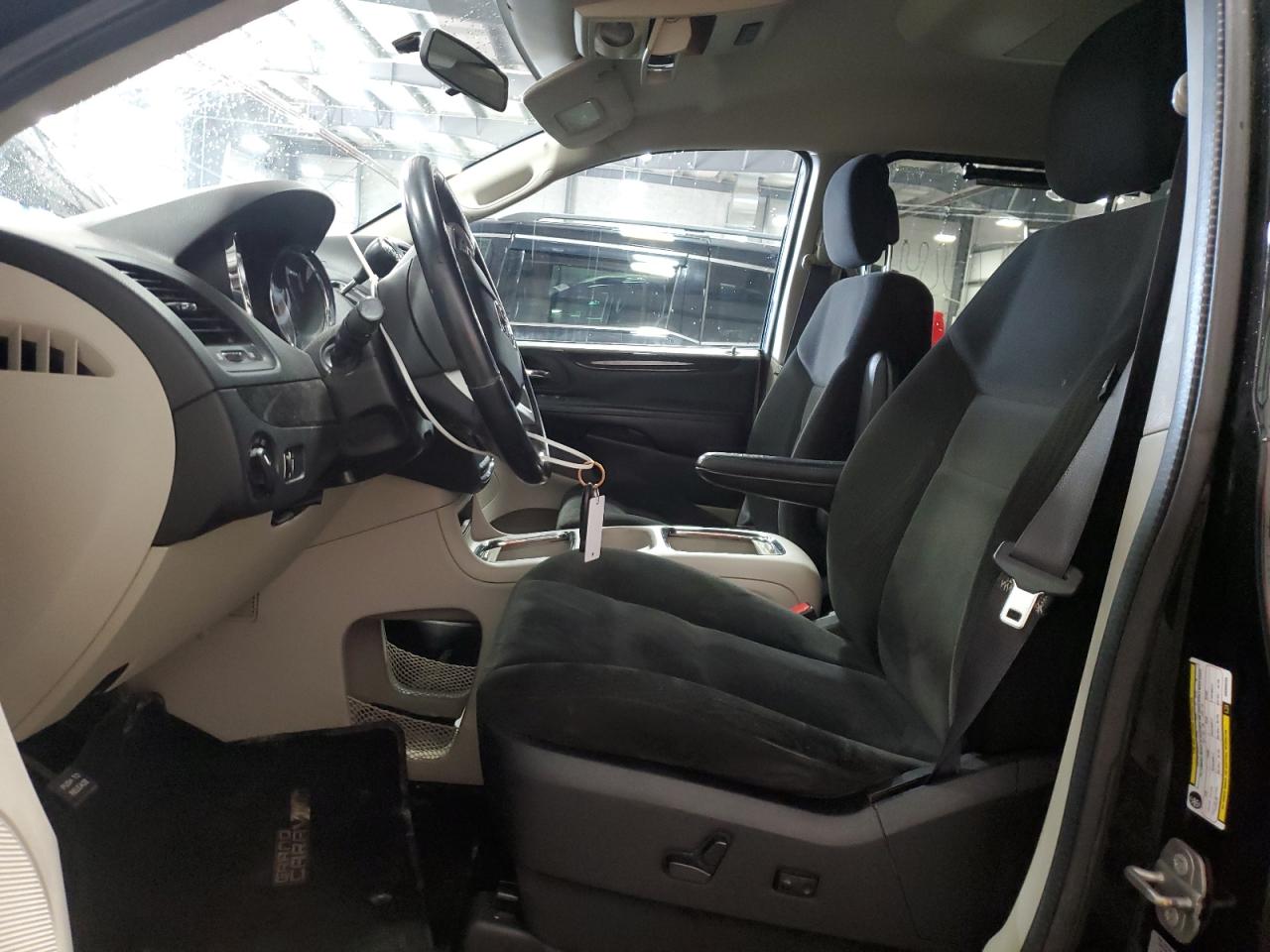 2016 Dodge Caravan - Image 7