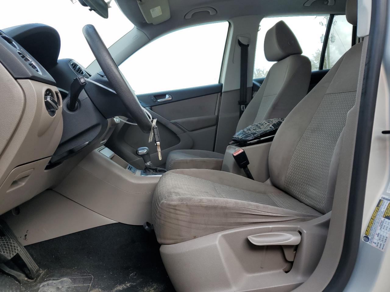 2009 Volkswagen Tiguan - Image 7
