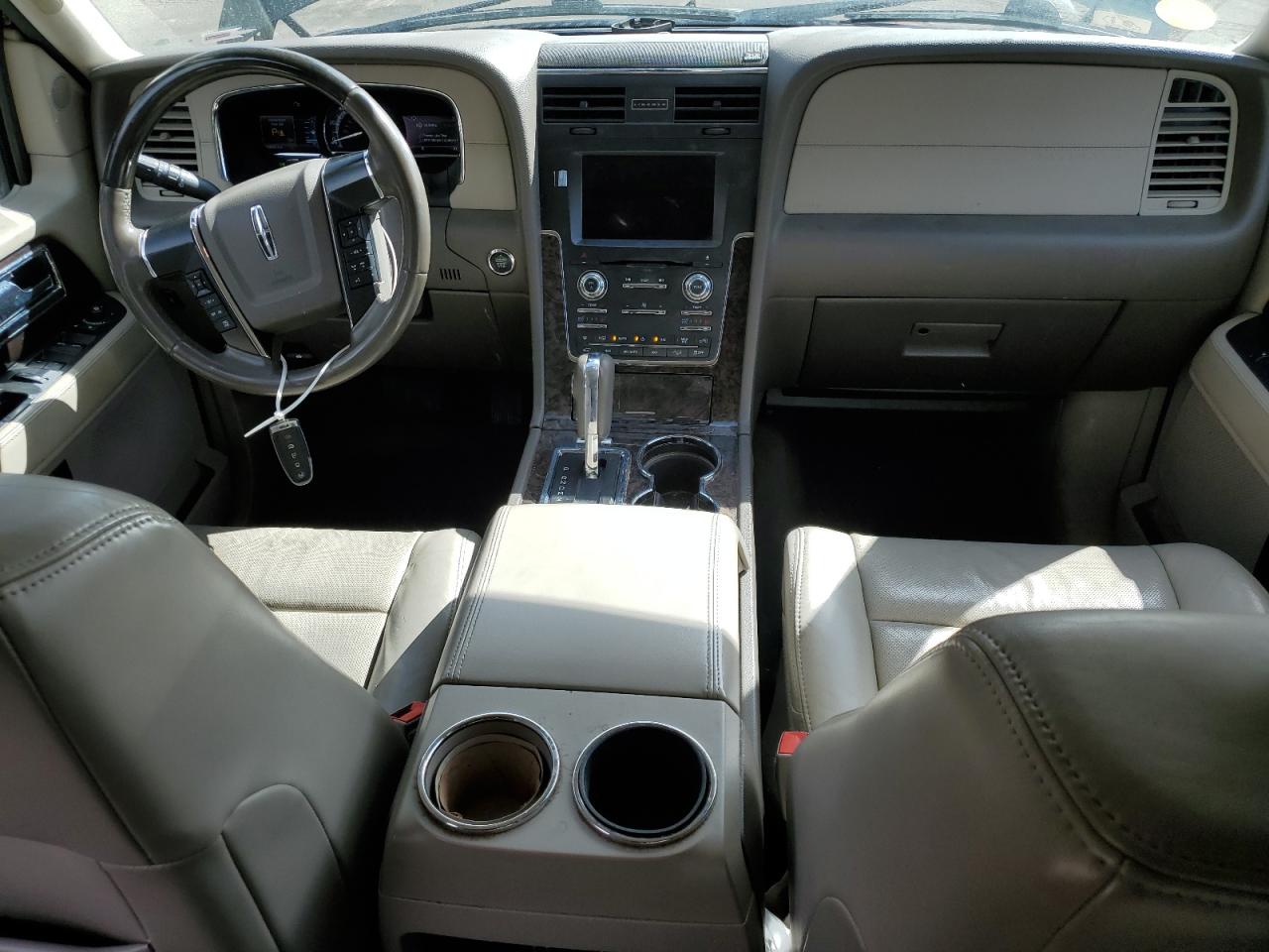 2016 Lincoln Navigator - Image 8