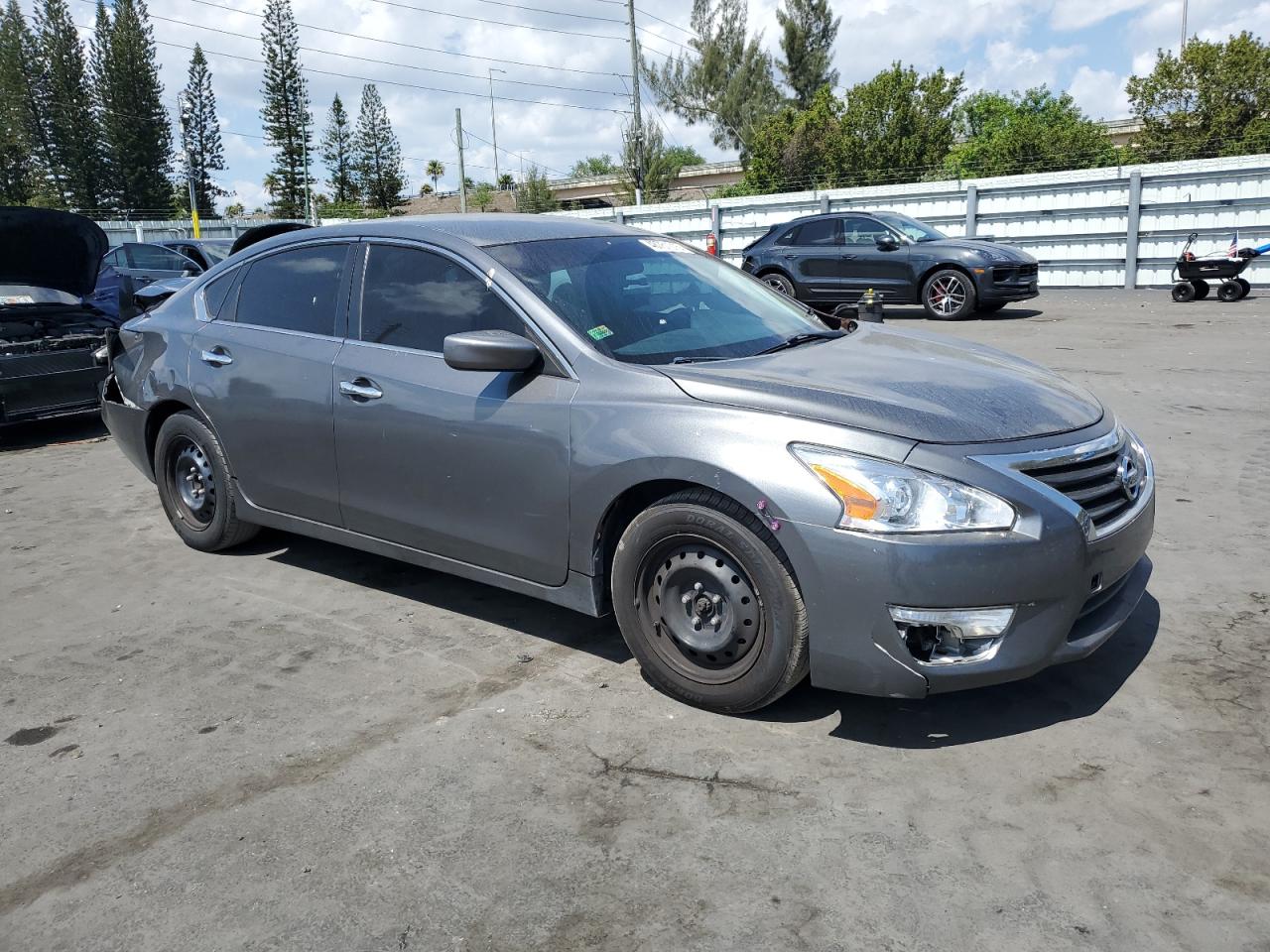 2015 Nissan Altima - Image 4