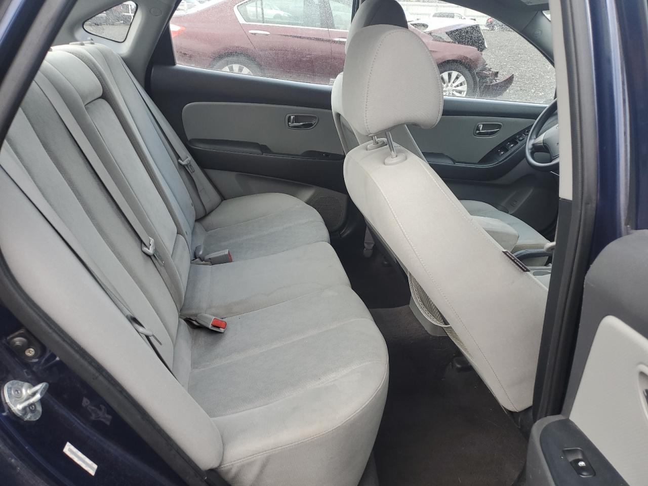 2010 Hyundai Elantra - Image 11