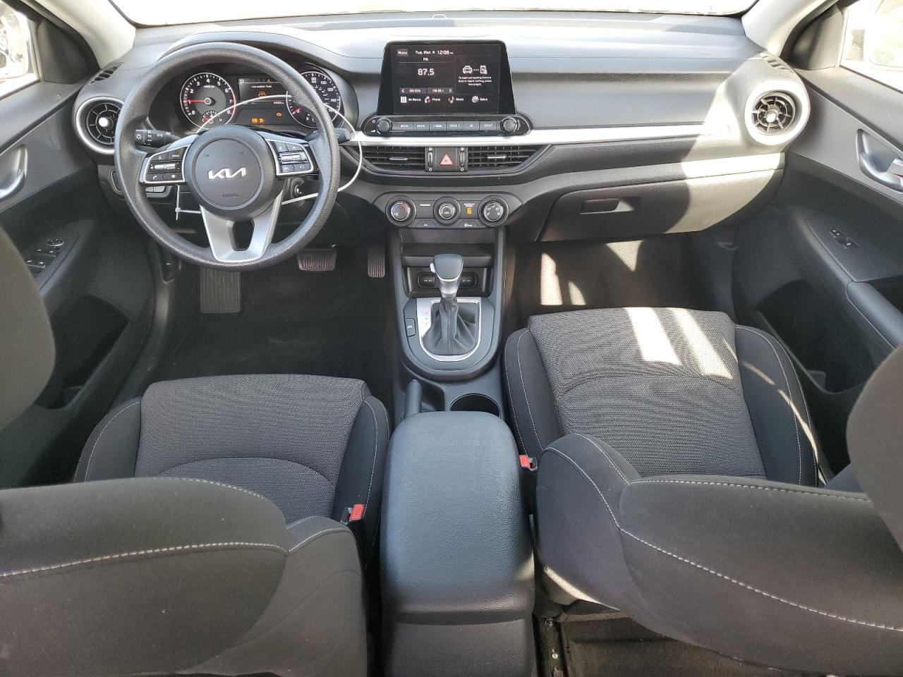 2023 Kia Forte - Image 8
