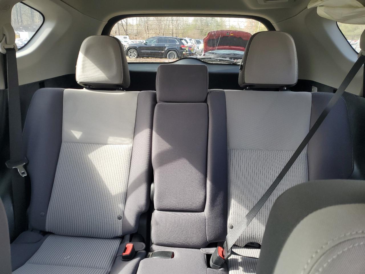 2014 Toyota RAV 4 - Image 10