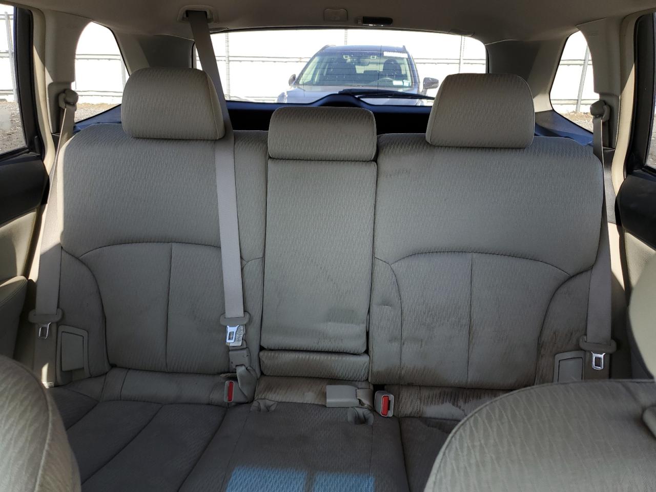 2011 Subaru Outback - Image 10