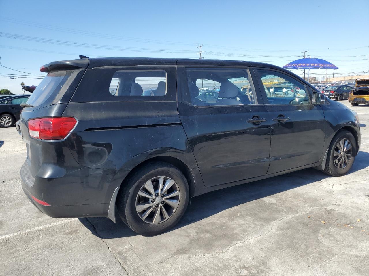 2016 Kia Sedona - Image 3