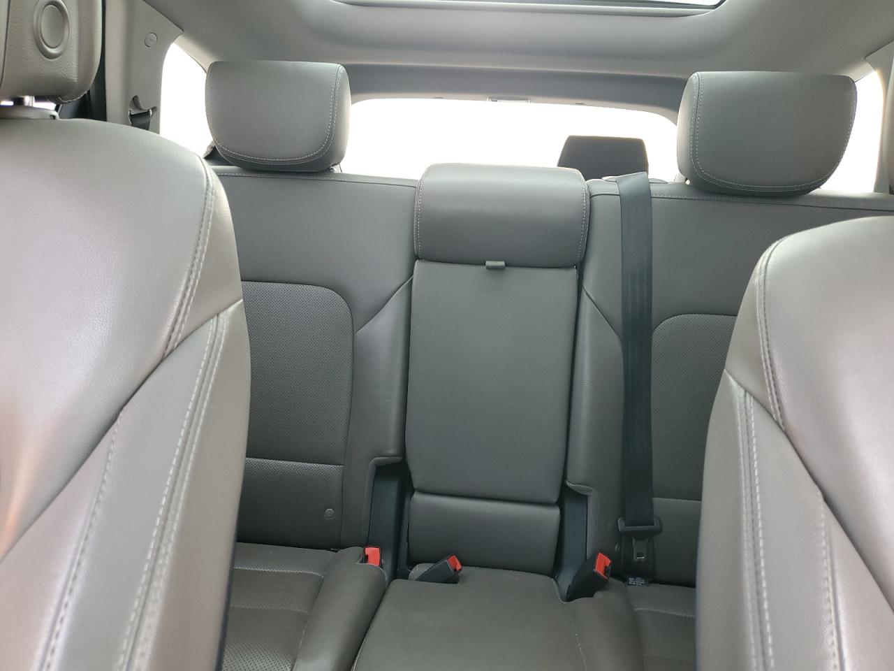 2018 Hyundai Santa Fe - Image 10