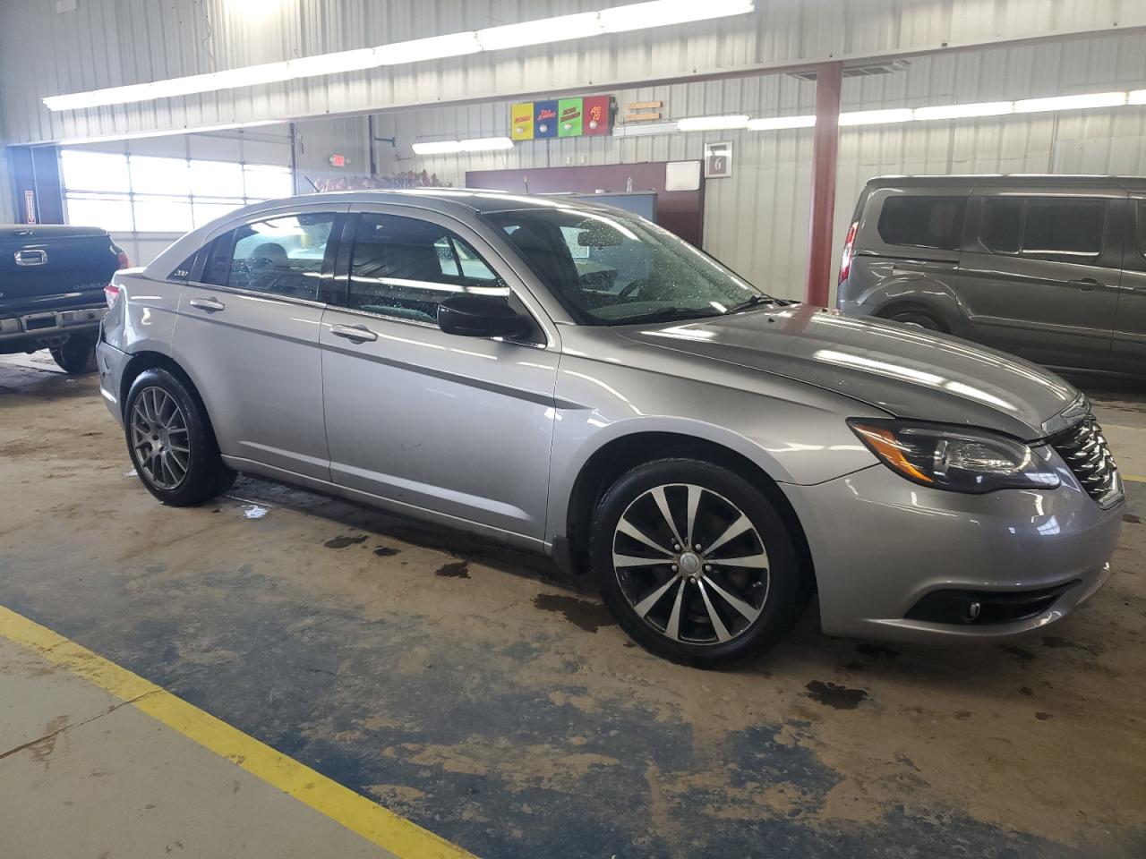 2013 Chrysler 200 - Image 4