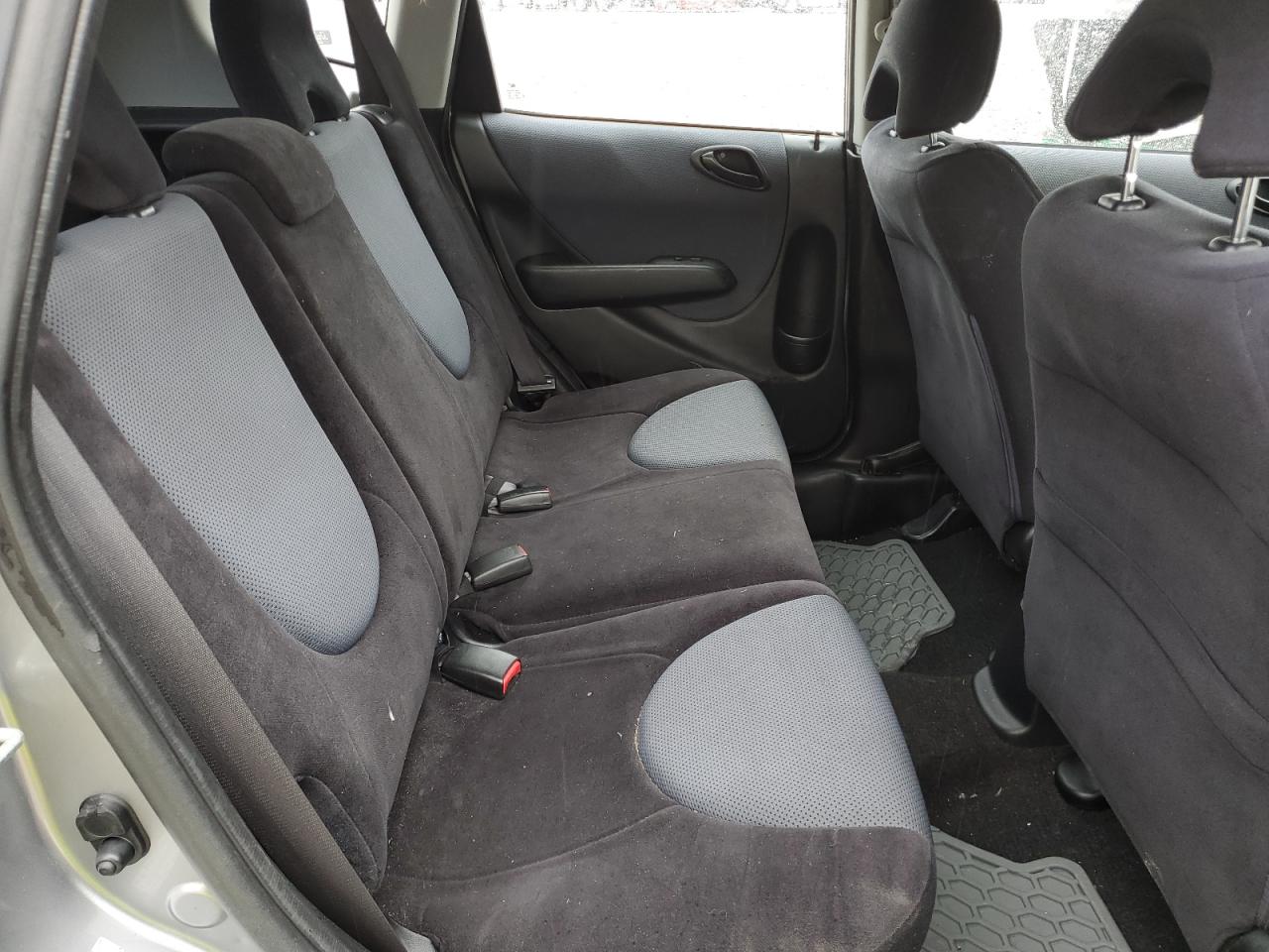 2008 Honda Fit - Image 10