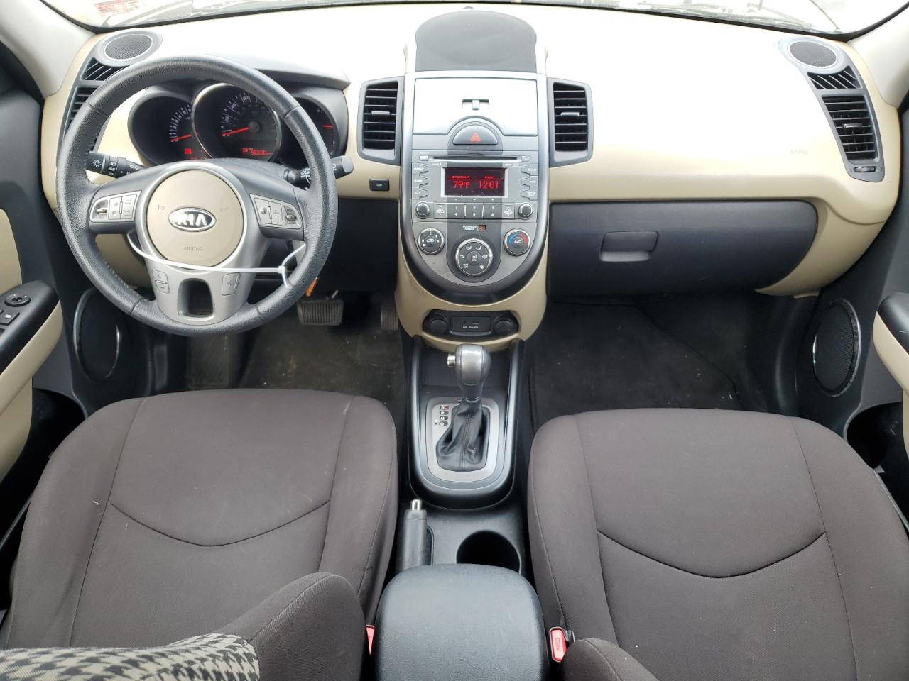 2011 Kia Soul + VIN: KNDJT2A21B7215940 Lot: 51127555