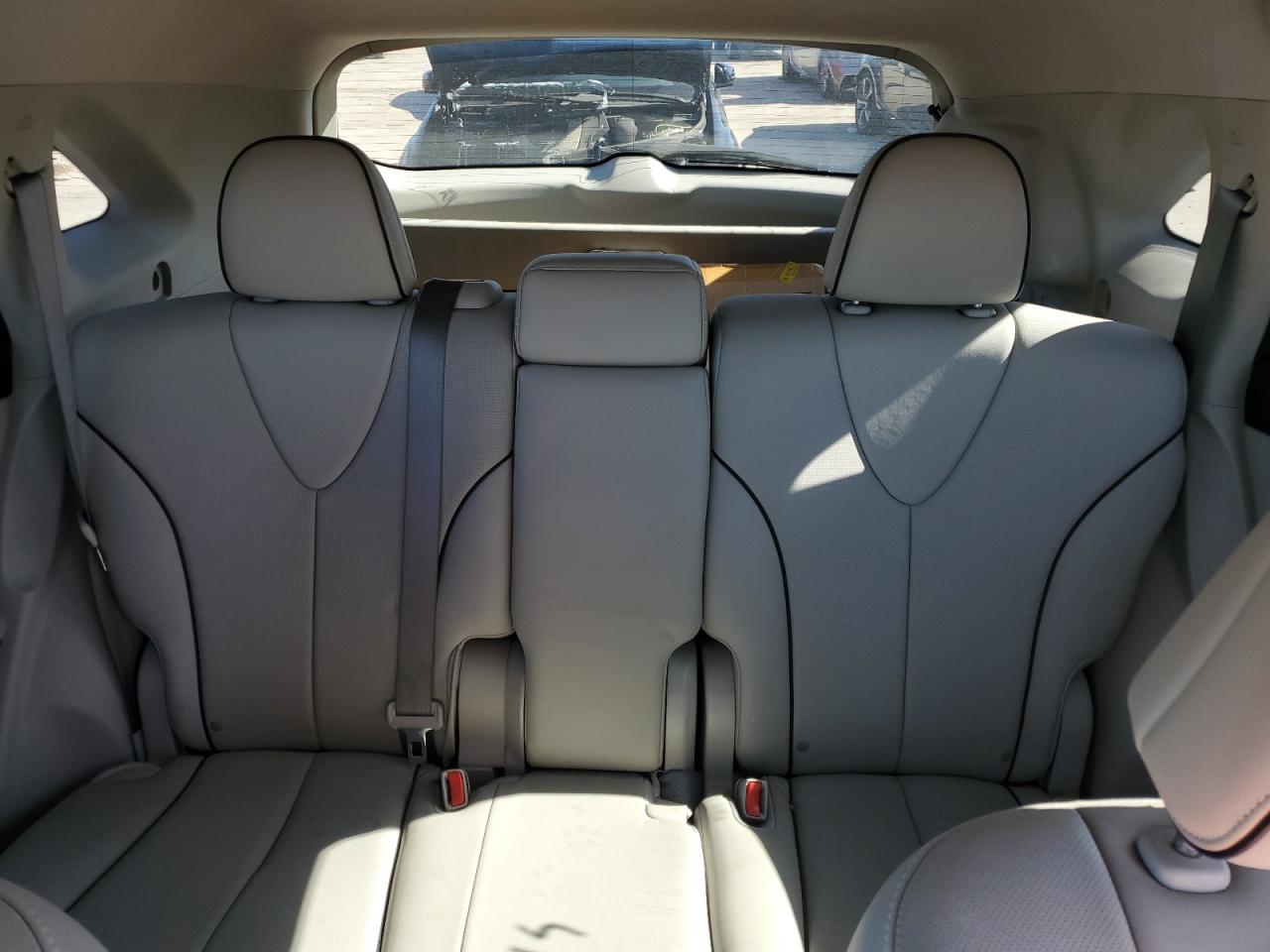 2015 Toyota Venza - Image 10