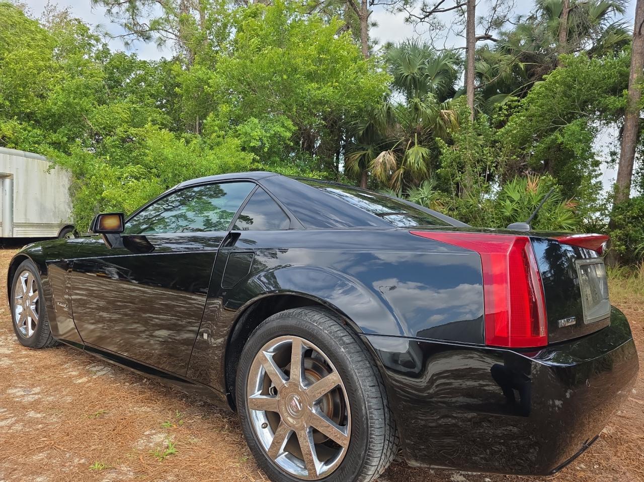 2008 Cadillac XLR - Image 3