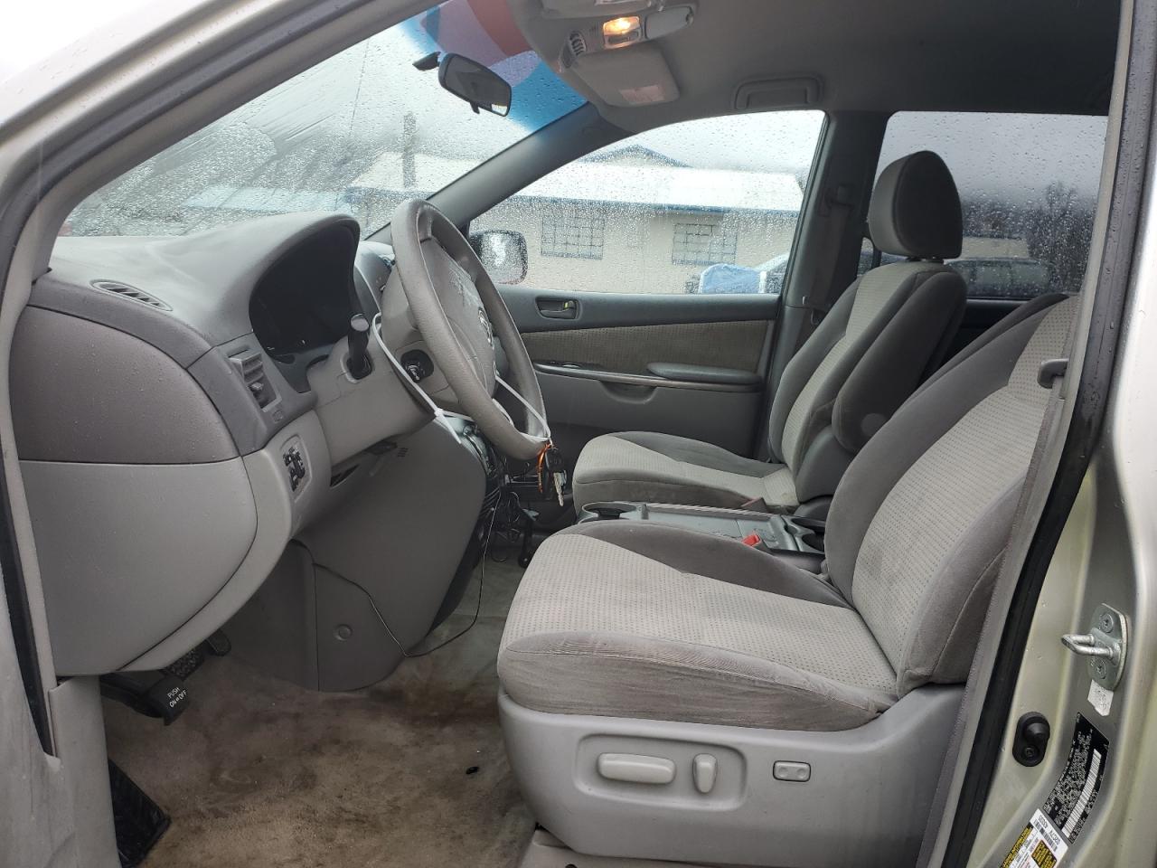 2009 Toyota Sienna - Image 7