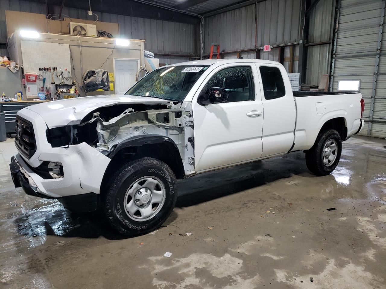 2017 Toyota Tacoma Access Cab for Sale in Rogersville, MO - Front End
