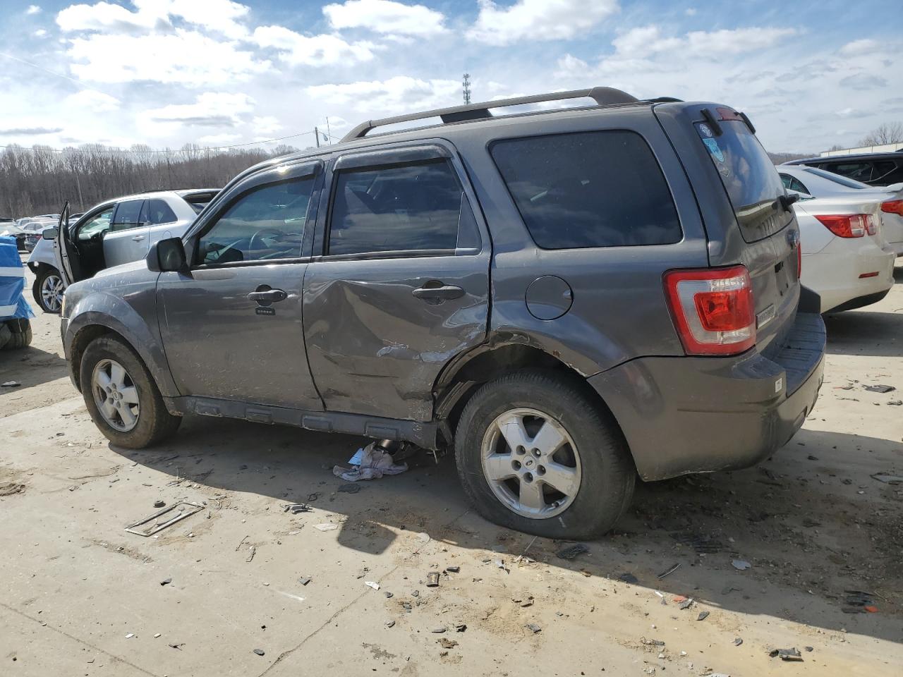 2009 Ford Escape - Image 2