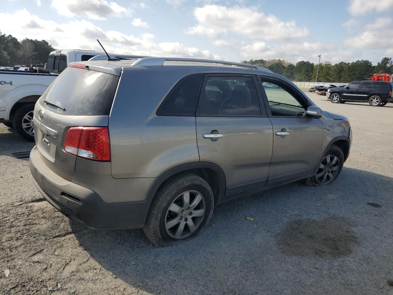 2011 Kia Sorento - Image 3