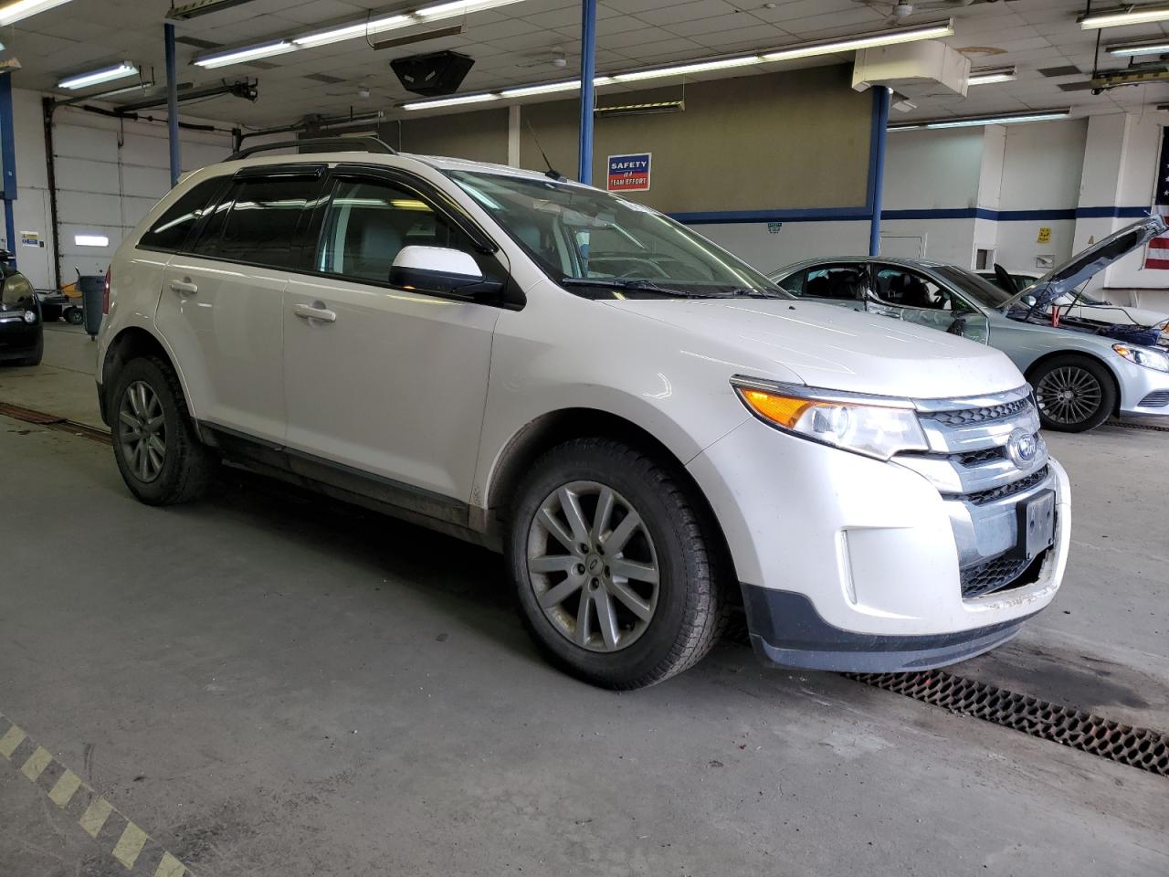 2014 Ford Edge - Image 4