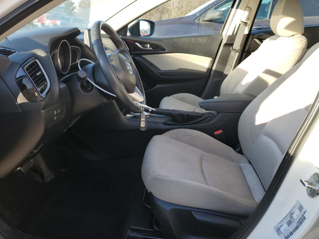 2015 Mazda 3 - Image 7