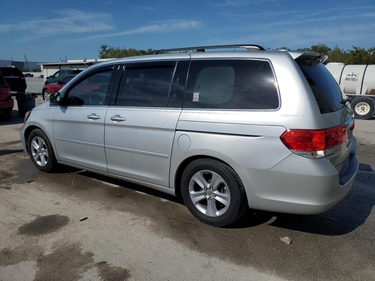 2010 Honda Odyssey - Image 2
