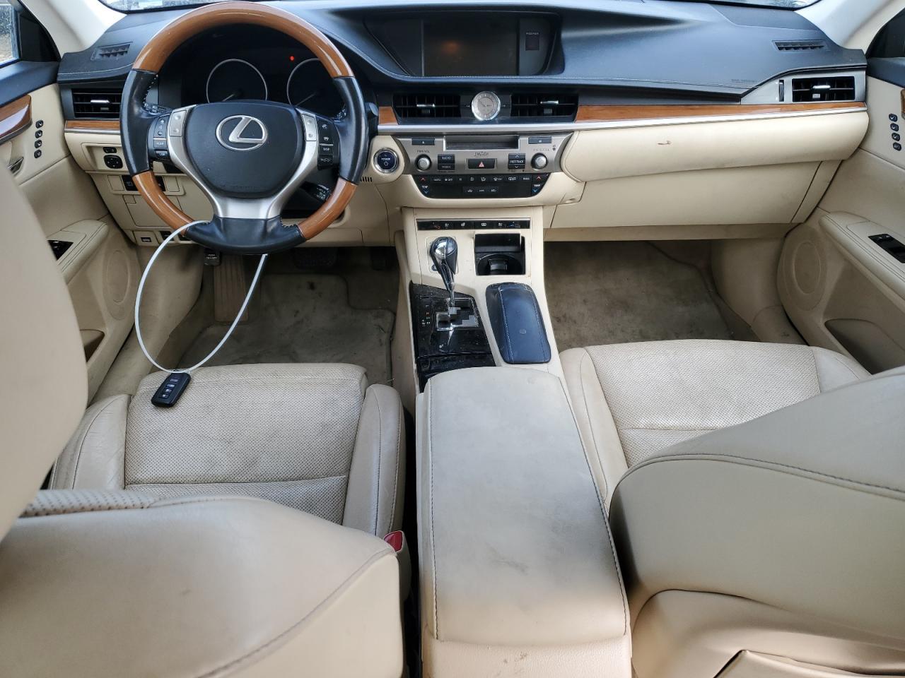2014 Lexus ES - Image 8