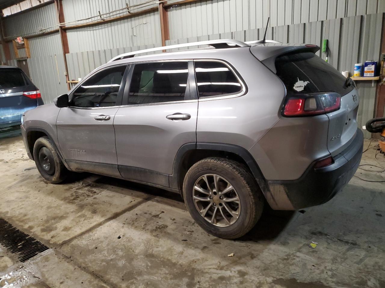 2019 Jeep Grand Cherokee - Image 2