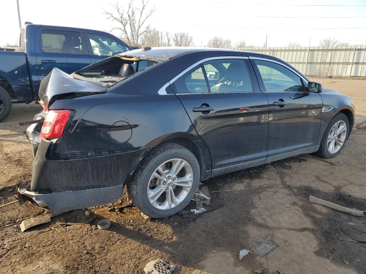 2017 Ford Taurus - Image 3